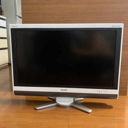 取引中】シャープAQUOSテレビ32インチ 白色 シャープ AQUOS 32型 テレビ 白