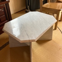 大理石テーブル