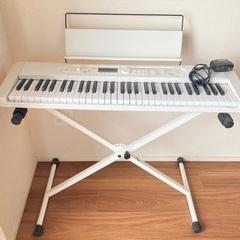 【ネット決済】【美品】カシオ電子ピアノLK-520  光るナビゲ...