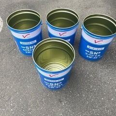 4缶セット　20L オイルの空のペール缶　
