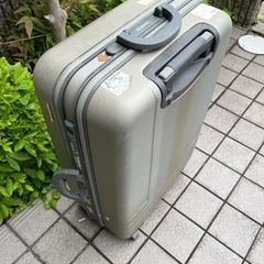 4/30まで　スーツケース