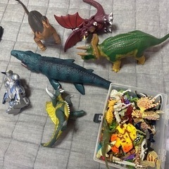 恐竜、怪獣、フィギュア