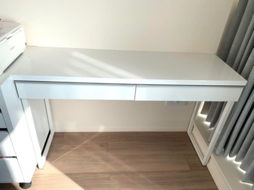 IKEA BESTA BURS ベストー パソコンデスク　ブルシュ