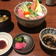 日本料理を習いたいのですが、授業料が高いので、料理の基本を教えてくれる人はいますか😊？ 横浜の東戸塚に住んでいます - 横浜市