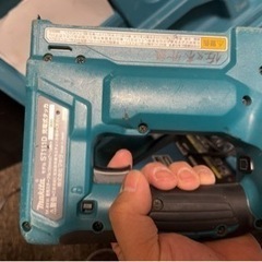 工具マキタバッテリータッカー　