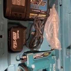 工具マキタバッテリータッカー　