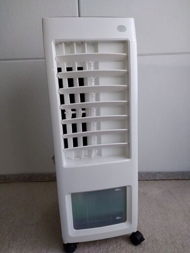 スリムタワーの冷風扇です