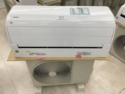 【基本取り付け工事費込価格】TOSHIBA/トウシバ 〜6畳用ルームエアコン RAS-F221E7R 2020年製