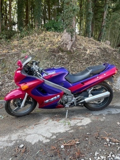 バイク カワサキZZR250\n