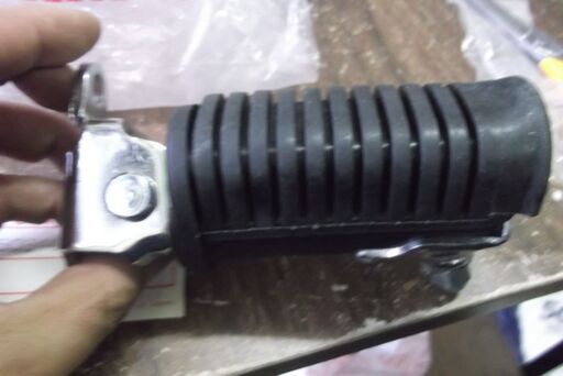 CBX400F ステップ 左 ホンダ 純正 「50640-MA6-010」 CBX400F ステップ 左 ホンダ 純正 「50640-MA6-010」