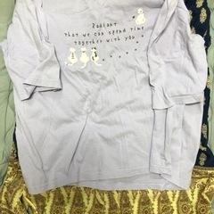 レディース紫ライト　猫柄 Tシャツ