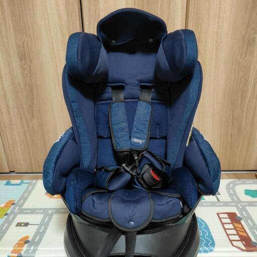 アップリカ　フラディアグロウ　ISOFIX