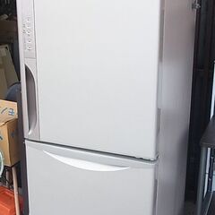 日立ノンフロン冷凍冷蔵庫　R-K320GV　2017年製