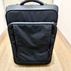 スーツケース // HIDEO WAKAMATSU