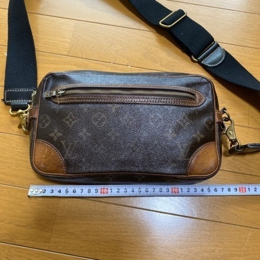肩掛けカバン値下げ 値下げしました。VUITTON(改)斜め掛けバッグになり 