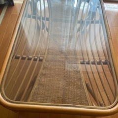 籐製ガラステーブル