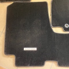 ステップワゴン　エアー　フロアマット