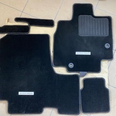 ステップワゴン　エアー　フロアマット