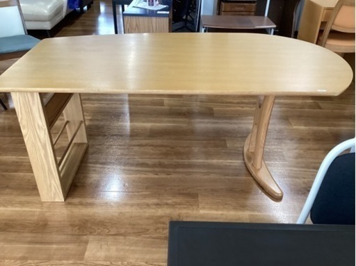 ダイニングテーブル〈脚部ブックシェルフ〉　【町田市再生家具】　240302