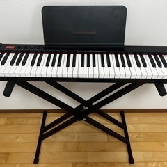 【取引中】Longeye 電子ピアノ 61鍵盤 バッテリ内蔵 M...