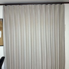 遮光カーテン（220cm x 210cm）