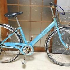 自転車 キレイなブルー クロスバイク 
