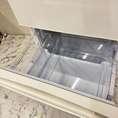  17490  AQUA 一人暮らし2D冷蔵庫 2017年製 157L ◆大阪市内・東大阪市他 5,000円以上ご購入で無料配達いたします！◆ ※京都・高槻・枚方方面◆神戸・西宮・尼崎方面◆生駒方面、大阪南部方面　それぞれ条件付き無料配送あり！            