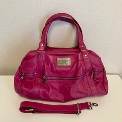Marc by Marc Jacobs ショッキングピンク　レザ...