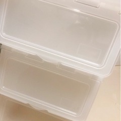 
積み重なる 収納ケース 4つ