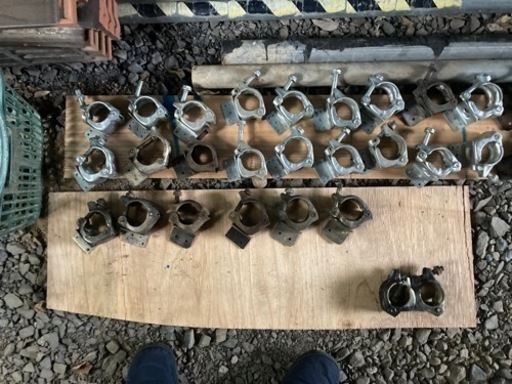 単管パイプ、単管ジョイント、単管クランプ、単管ベース、DIYガレージ、倉庫、自転車置き場、盆栽棚、テラス作成などに、茨城県央より引き取り限定！！