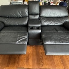 大幅値下げ！ニトリ　3人用テーブル付き電動リクライニングソファ