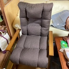 ニトリ　　4ダンチョウセイタカザイス　リクライニング　椅子