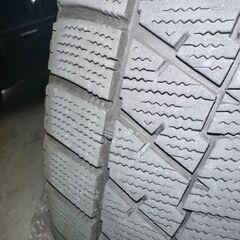 【中古冬用タイヤセット】ブリヂストン　ブリザック　VRX 225/60R17 99Q アルミホイール付き