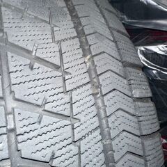 【中古冬用タイヤセット】ブリヂストン　ブリザック　VRX 225/60R17 99Q アルミホイール付き