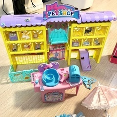 リカちゃん&バービーちゃん　キッチン　冷蔵庫　ドレッサー　ペットショップセット リカちゃん&バービーちゃん キッチン 冷蔵庫 ドレッサー ペット