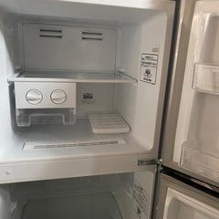 2019年製　Hisnse2ドア冷凍冷蔵庫　HR-B2302 227L