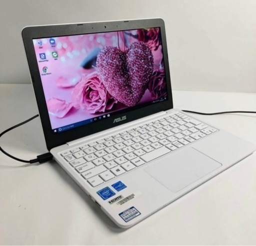 Webカメラ搭載　ミニノートPC　かわいい白　初期設定済み　bluetooth 11.6