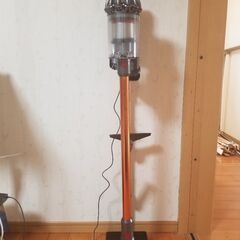 ダイソンV10 充電スタンド付き(動作品)