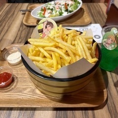 今週の土曜日のお昼ランチ食べませんか？