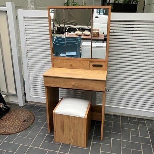 《売約済》【池上店】　ドレッサー　三面鏡　メイク　化粧　鏡　ミラー　 オットマン　椅子　イス　付き　収納　棚  運搬無料エリア有 / 品川区 リサイクルショップ ランバールーム 武蔵小山店 ◀︎ 武蔵小山パルム 戸越銀座 隣接