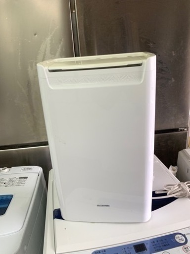 配送可能　保証付き アイリスオーヤマ(IRIS OHYAMA) 除湿機 衣類乾燥 除湿器 コンプレッサー式 強力 タイマー付 静音設計 オートルーバー 除湿量 6.5L ホワイト DCE-6515