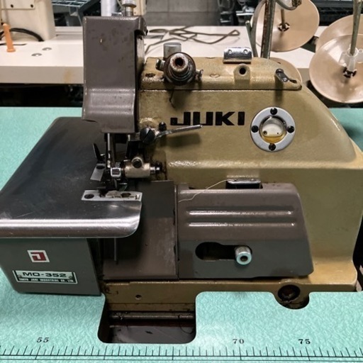 JUKI　ジューキ　動作確認済み工業用ロックミシン　MO-352