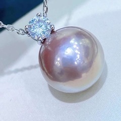 真珠のネックレス.