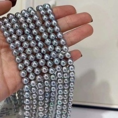 真珠のネックレス.