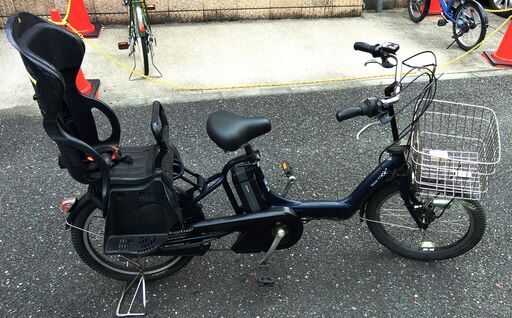 58️土日もお子様と土足のまま、いろいろなタイプの電動自転車のご試乗可能です。  ️電動自転車・リサイクル専門店　　ご試乗をしてから、ご購入できます。  ２０インチ、チャイルドシート、２人乗り、３人乗り、１人乗り電動自転車  バカ良心的な電動自転車屋１００日間・安心の無料点検・️無料交換保証サービス付き  後ろチャイルドシートを大きめのかごに変更のオプション無料です。  バッテリーは新品の９０％以上の性能です。  １回の充電で３０Ｋｍ