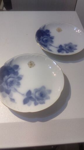 大倉陶園 皿 2つ 未使用 未使用 大倉陶園 片葉金