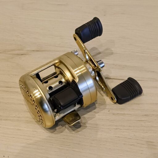 【お引き渡し完了】シマノ (simano) ベイトリール カルカッタ 50XT (CALCUTTA 50XT) 美品