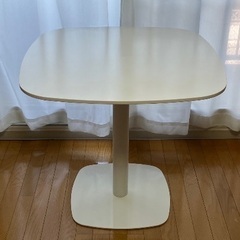 カフェテーブル　roomnhome ラウンドテーブル 正方形タイプ