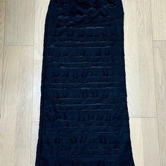 グレイルの黒色フリルのロングスカート