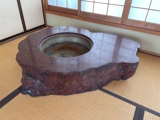 近江八幡市安土町より、特大火鉢、丸太をくりぬいた特注品、サイズ115  